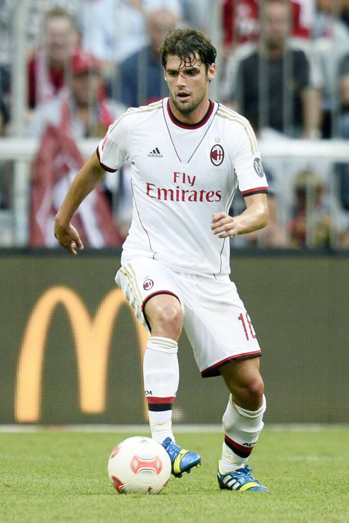 Poli, obiettivo Brasile: «Voglio il Mondiale» 1 Poli Andrea Milan 2013 maglia bianca azione ifa
